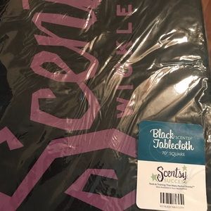 New never used Scentsy tablecloth